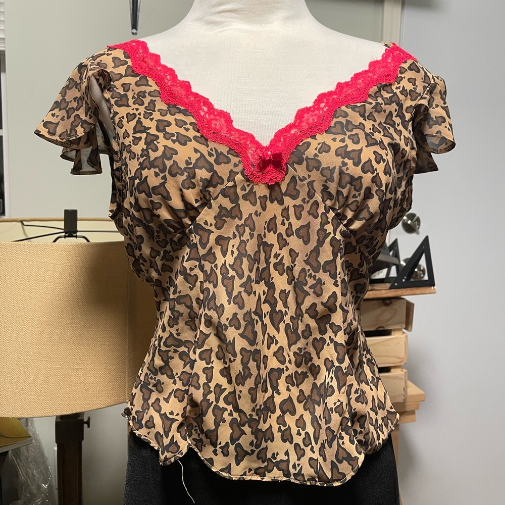 Women’s leopard night shirt